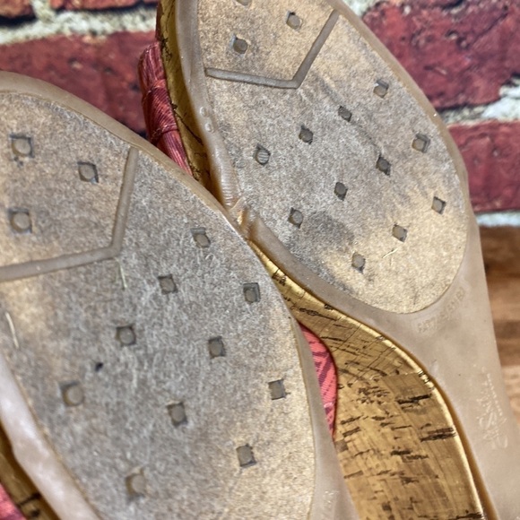 Life Stride Coral Peep Toe Slip On Wedge Fabric Sandals Size 6.5 - Picture 12 of 13